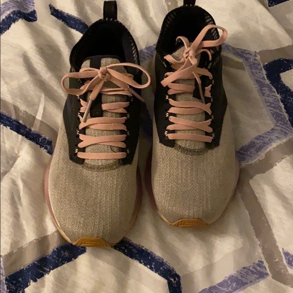 brooks running shoes